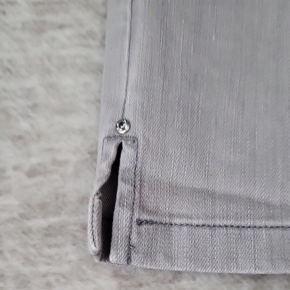 White House Black Market Women's Light Gray Ankle Jeans - Picture 4 of 5